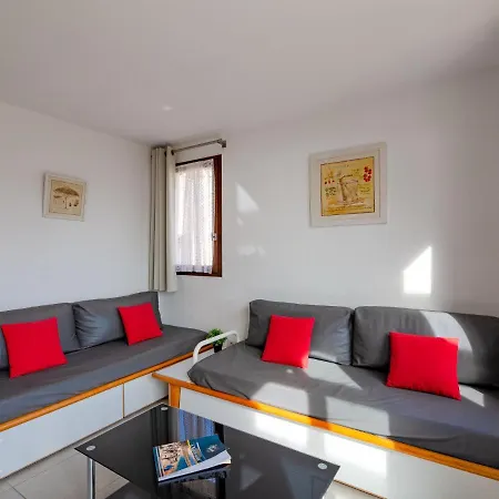 Les Coteaux De La Nartelle-17 By Interhome *
