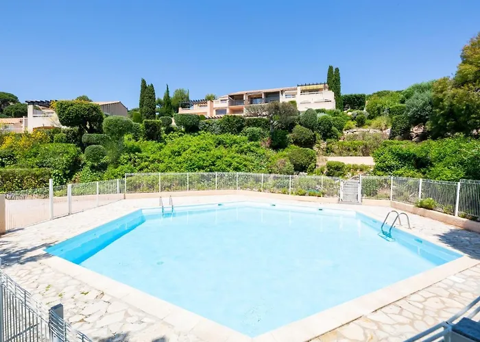 Les Coteaux De La Nartelle-17 By Interhome