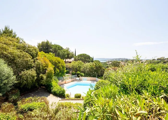 Les Coteaux De La Nartelle-17 By Interhome Appartement