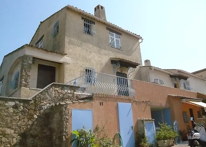 Les Coteaux De La Nartelle-17 By Interhome